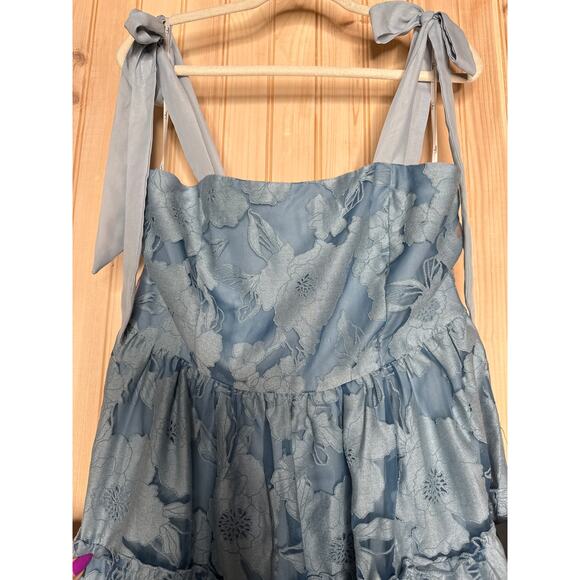 NWT Lulus Proof of Perfection Blue Floral Tiered Tie-Strap Midi Dress Cruise L - Picture 5 of 10